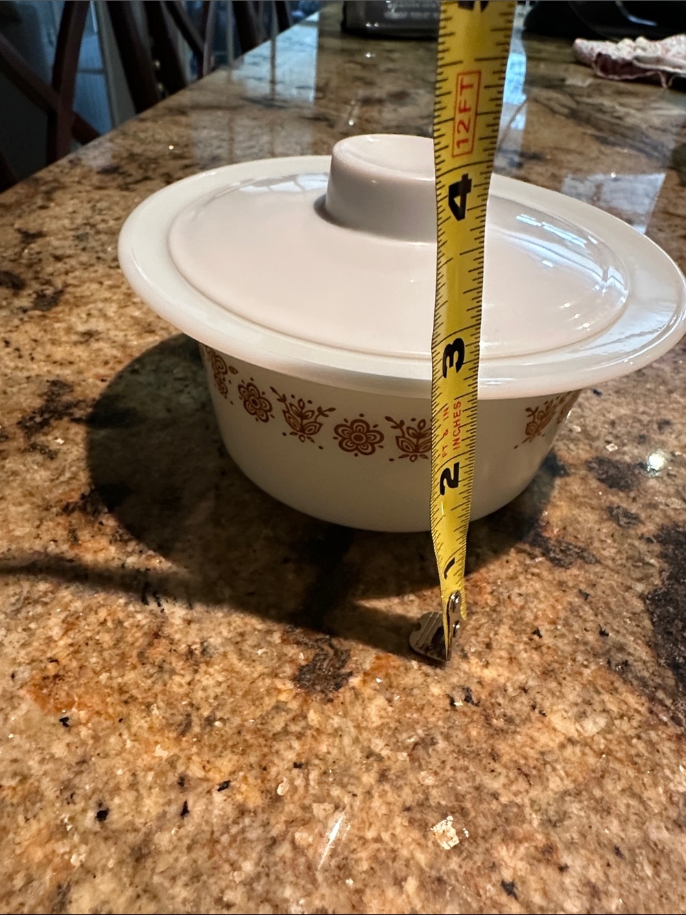 Vintage Pyrex round butter dish, covered. - Picture 6 of 6